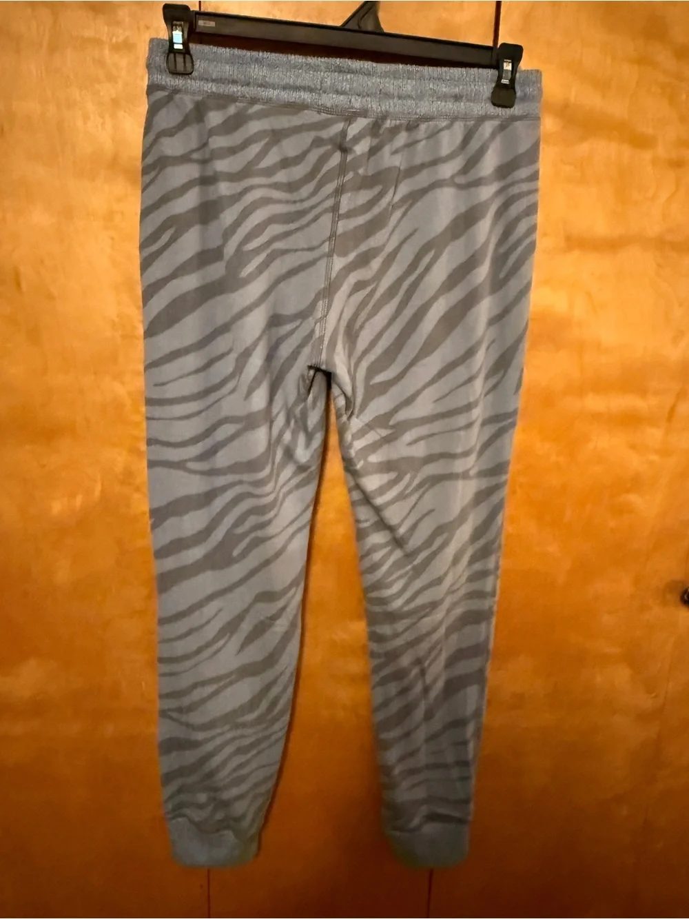 Live Love Lounge Blue Zebra Lounge/Pajama Set size small